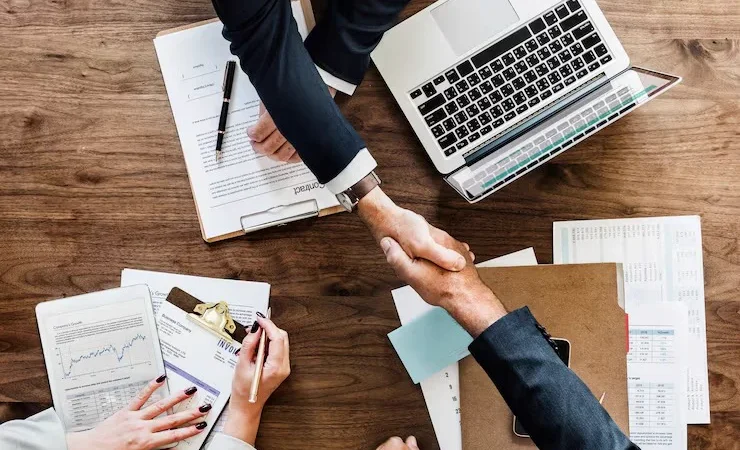 Termes universitaires anglais facultés départements diplômes vie étudiante