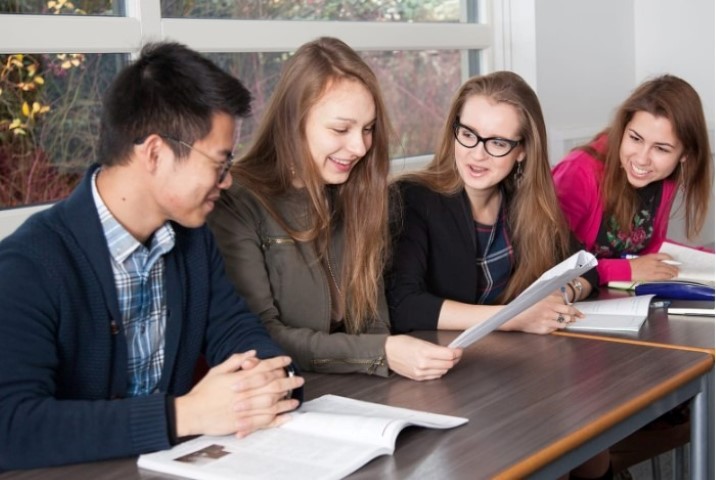 Spor salonu ingilizce, Spor salonunun ingilizcesi nedir, İngilizce spor salonu nasıl denir