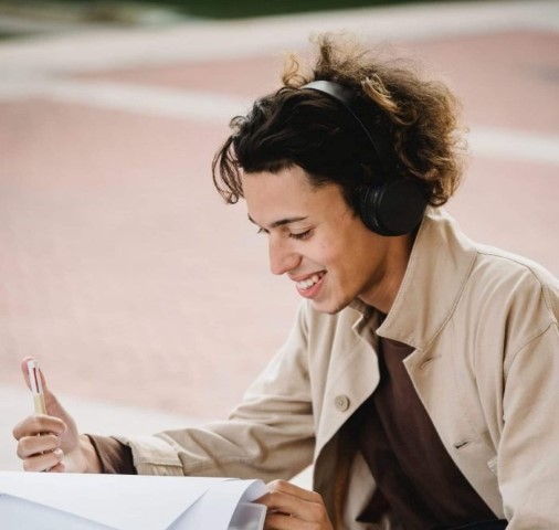 Bir sorun olursa resepsiyonu arayın ingilizce, Bir sorun olursa resepsiyonu arayın ingilizcesi nedir, İngilizce bir sorun olursa resepsiyonu arayın nasıl denir