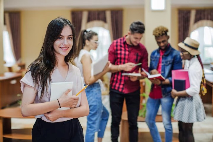 Bu restoran yerel mutfak için ünlüdür ingilizce, Bu restoran yerel mutfak için ünlüdür ingilizcesi nedir, İngilizce bu restoran yerel mutfak için ünlüdür nasıl denir